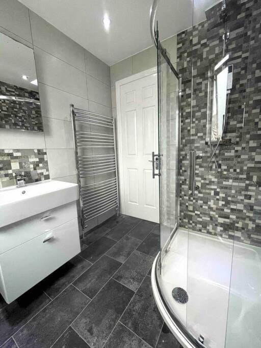 Home In Solihull - Near Nec, Bhx & Solihull Town Centre Бирмингам Екстериор снимка